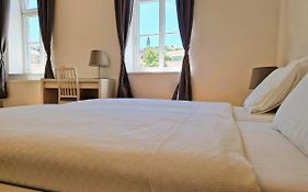 Halasz 2-Bedroom Apartment Near Castle, Free Public Parking Nearby